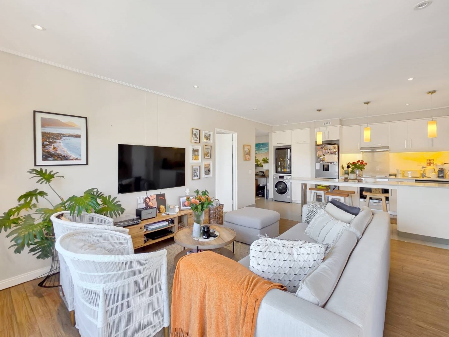 2 Bedroom Property for Sale in Vredehoek Western Cape